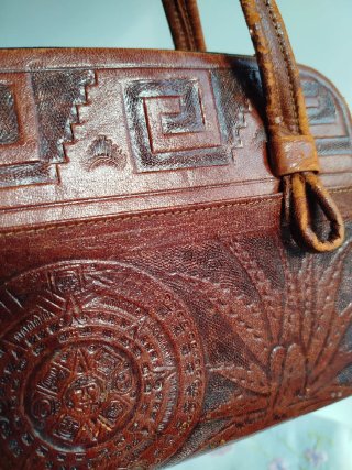 Bolso de piel hecho en México