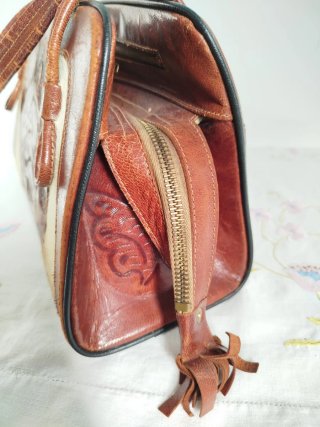 Bolso de piel hecho en México