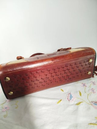 Bolso de piel hecho en México