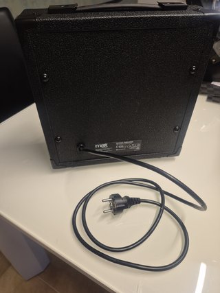 Amplificador GEKIT Negro PRECIO NEGOCIABLE