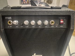 Amplificador GEKIT Negro PRECIO NEGOCIABLE