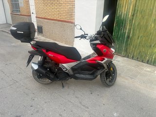 Maxi Scooter Roja y Plata