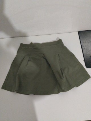 Lote 5 pantalones y 1 falda