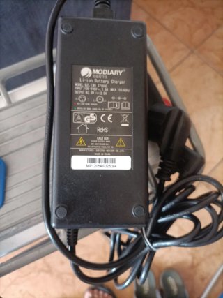 Bicicleta Eléctrica Plata y Negra