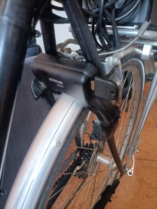 Bicicleta Eléctrica Plata y Negra
