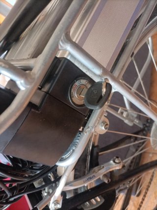 Bicicleta Eléctrica Plata y Negra
