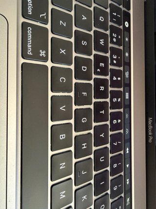 MacBook Pro 16” (2019) i7 2.6GHz / 16GB RAM — Impe
