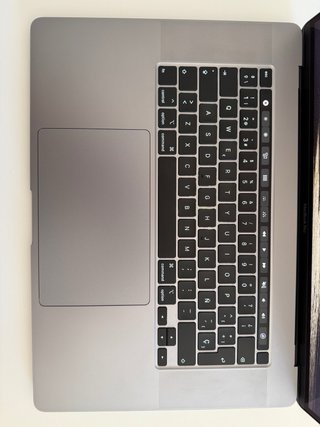 MacBook Pro 16” (2019) i7 2.6GHz / 16GB RAM — Impe