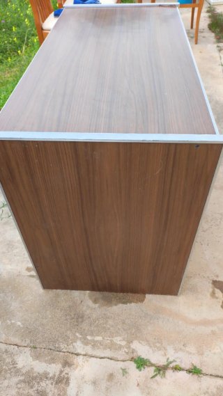 Escritorio madera y metal con llave