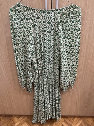 Vestido Zara estampado verde talla M