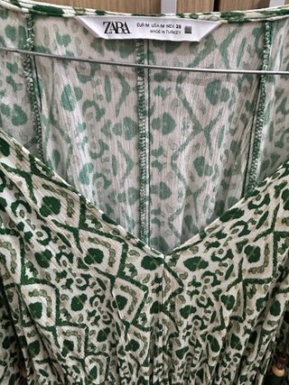 Vestido Zara estampado verde talla M