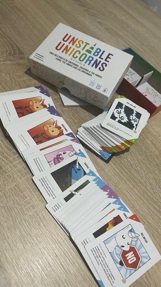 Juego de mesa Unstable Unicorns 2ª Edición