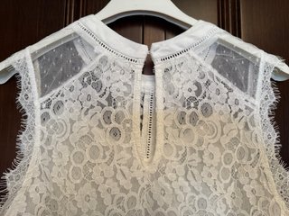 Blusa encaje y plumeti talla M