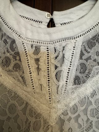 Blusa encaje y plumeti talla M