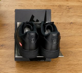 Nike Air Force 1 Low Supreme Negro