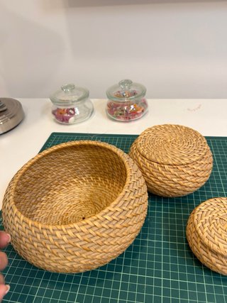 Juego de 3 Cestas de Mimbre con Tapa