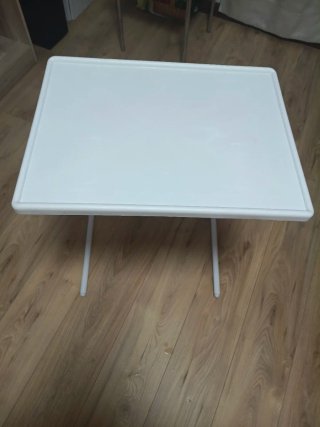 Mesa plegable blanca