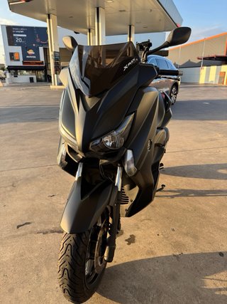Yamaha XMAX Iron Max 125 Negra/Gris