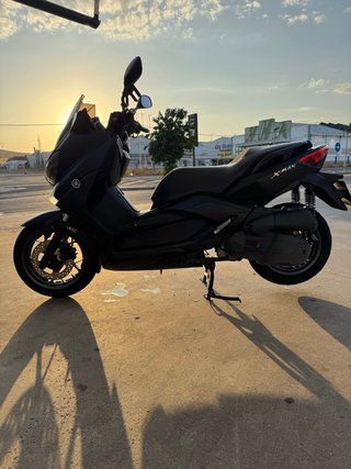 Yamaha XMAX Iron Max 125 Negra/Gris
