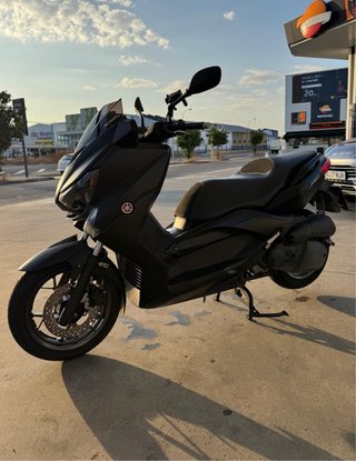 Yamaha XMAX Iron Max 125 Negra/Gris