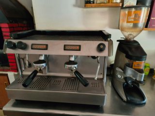 Cafetera Futurmat Profesional y molinillo de cafe