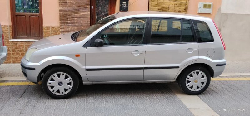 Ford Fusion 2006 - foto 1