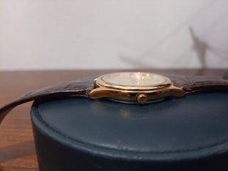 Reloj Citizen de vestir  dorado  correa  marrón