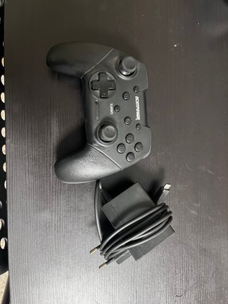 PS4 (PlayStation 4) Negra + Juegos y Accesorios