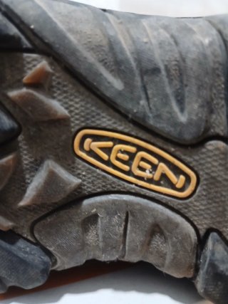 Botas de trekking KEEN marrones y verdes