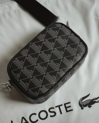 Bolsa transversal Lacoste preta