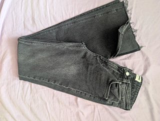 Jeans grigio-nero a zampa/flare