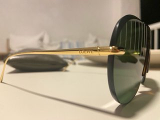 Gafas de sol Loewe con funda original