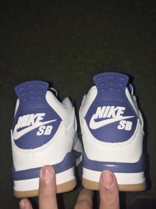 Jordan Retro 4 SB Navy