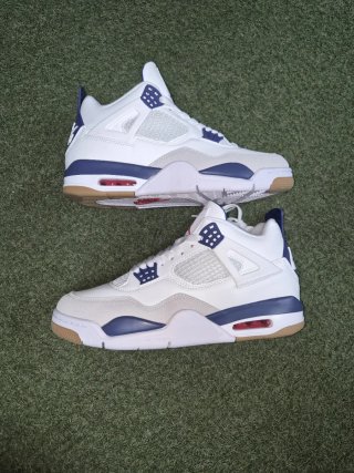 Jordan Retro 4 SB Navy