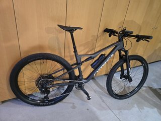 Orbea Oiz M21 Nova Cinza Escovado