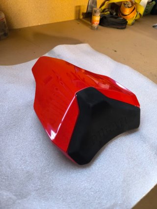 Tapa colín Ducati 848 1098 nueva