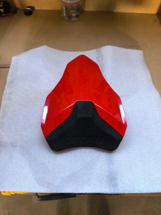Tapa colín Ducati 848 1098 nueva