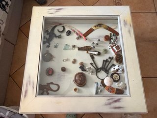 Mesa de centro madera maciza con vitrina cristal