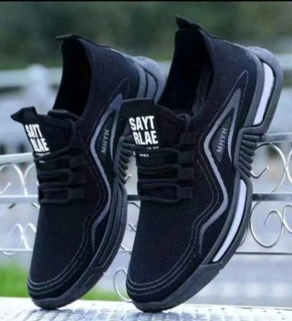 Zapatillas deportivas negras y blancas
