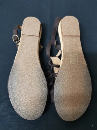 Sandalias marrones con flecos