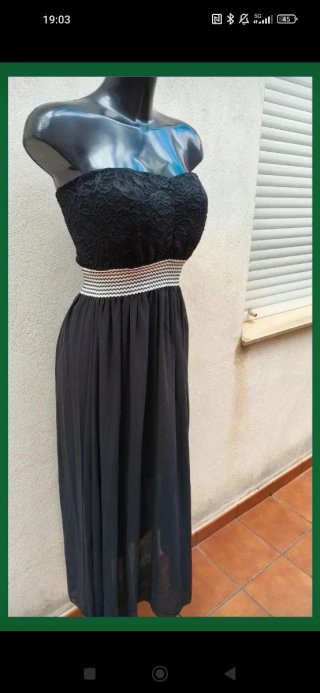 Vestido largo negro bordado