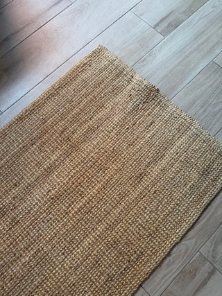 Alfombra de yute beige y marrón