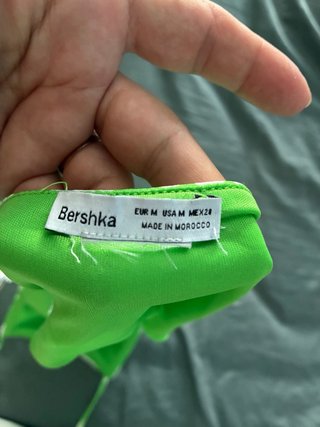 Top halter flores Bershka verde