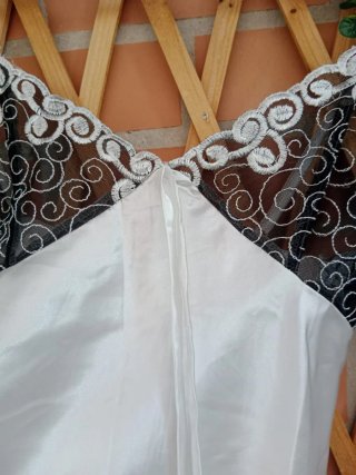 Camisón M/L con encaje.