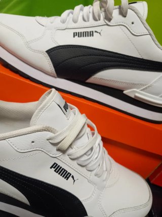 Zapatillas Puma Blancas y Negras
