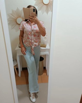 Camicia annodata fantasia mezza manica
