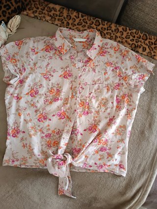 Camicia annodata fantasia mezza manica