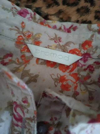 Camicia annodata fantasia mezza manica