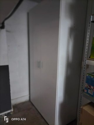 Armario blanco de madera