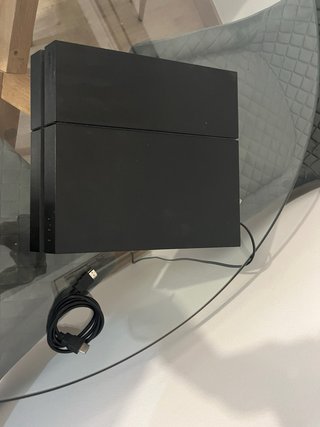 Pacchetto PS4 Pro + 2 Controller + Cavo HDMI